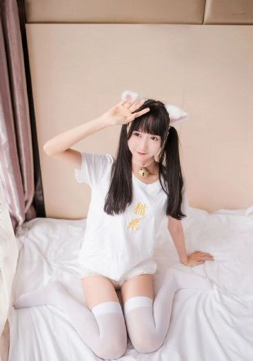 国产ts艾美人调教直男3p_BD国语免费观看